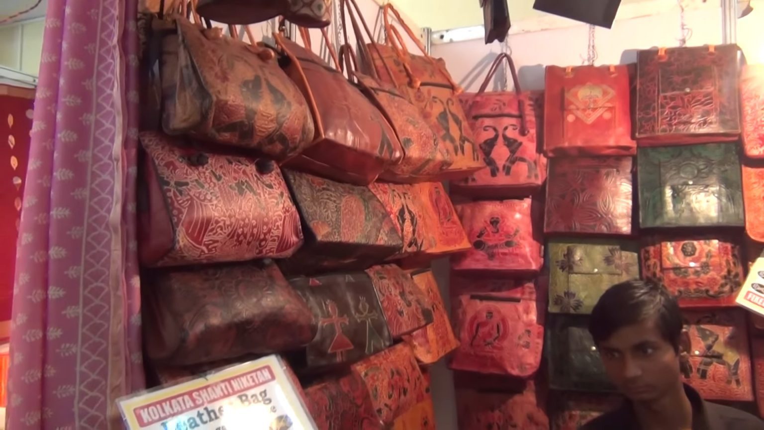 Shantiniketan's Leather Bag Manufacturers Crafting Style